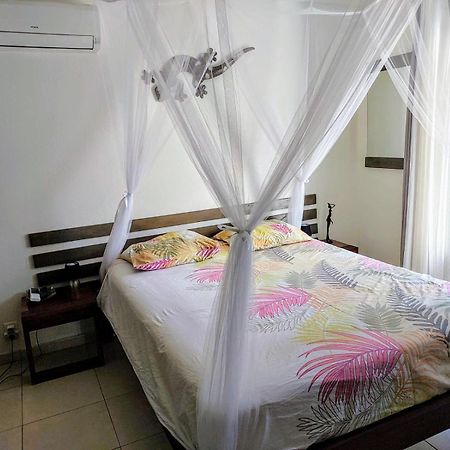 Chamb'Bouchons Apartment Saint-Francois  Ngoại thất bức ảnh