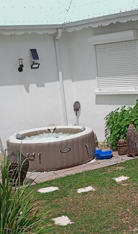 Chamb'Bouchons Apartment Saint-Francois  Ngoại thất bức ảnh