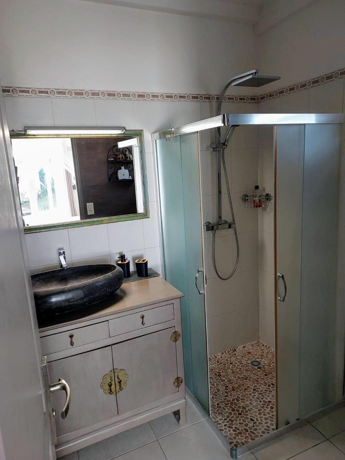 Chamb'Bouchons Apartment Saint-Francois  Ngoại thất bức ảnh